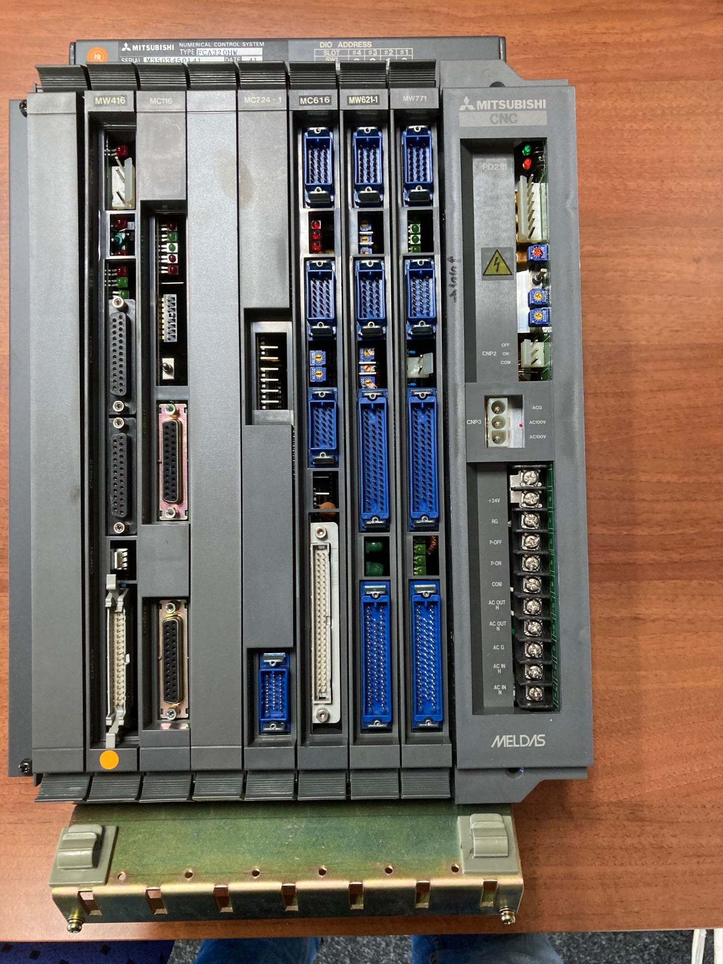 三菱電機 CNC FCA321 FCA320HWM2-1 三菱電機】シーケンサ C言語 三菱電機 CNC FCA321 FCA320HWM2-1 三菱電機】シーケンサ C言語